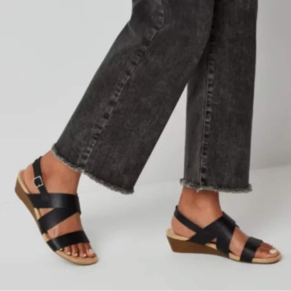 ST JOHN S BAY Women’s NASH MEMORY FOAM Black WEDGE SANDALS Sz 8.5